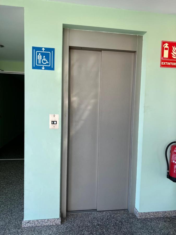 Hotel Chips Ferrol 那伦 外观 照片